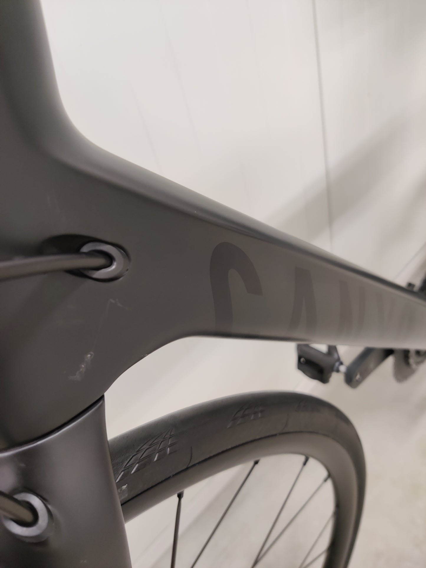 Canyon Ultimate CF SL Disc 8.0 Di2 2019 L käytetty maantiepyörä