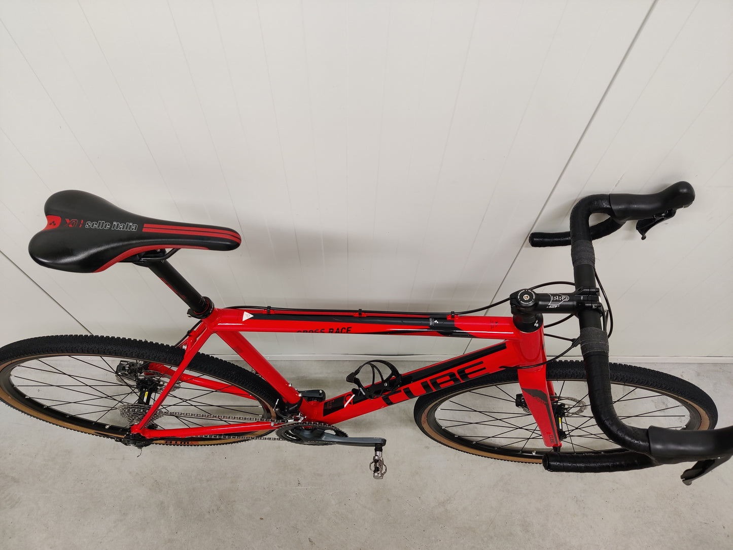 Cube Cross Race Disc Pro 59cm käytetty gravel-pyörä