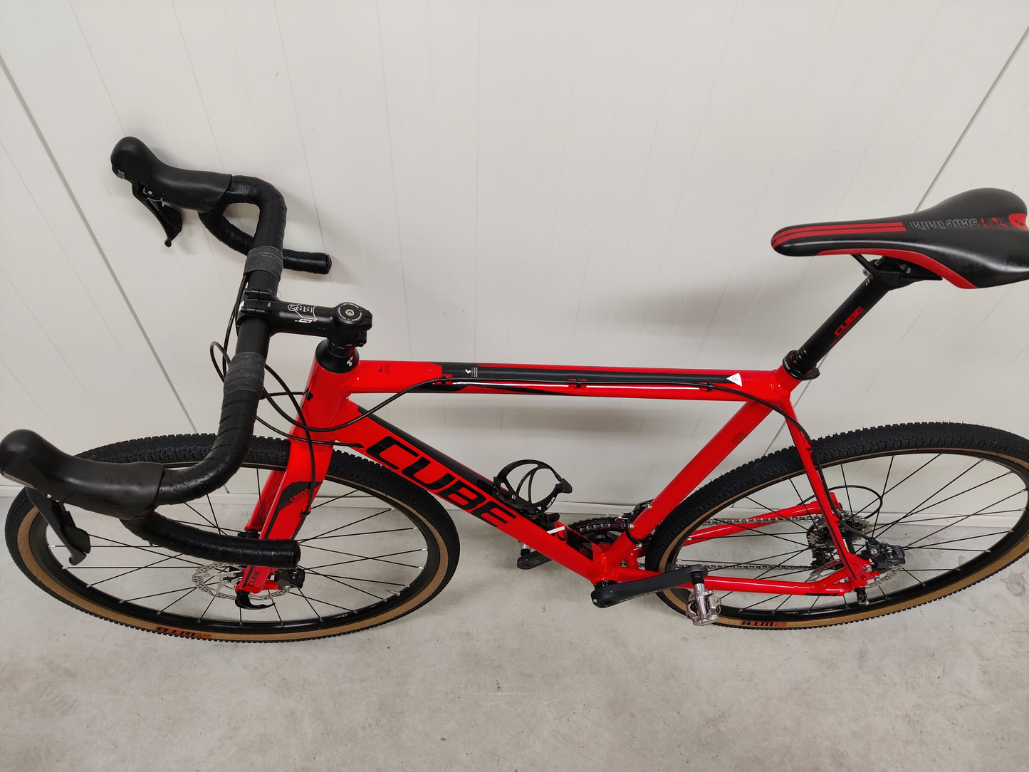 Cube Cross Race Disc Pro 59cm käytetty gravel-pyörä