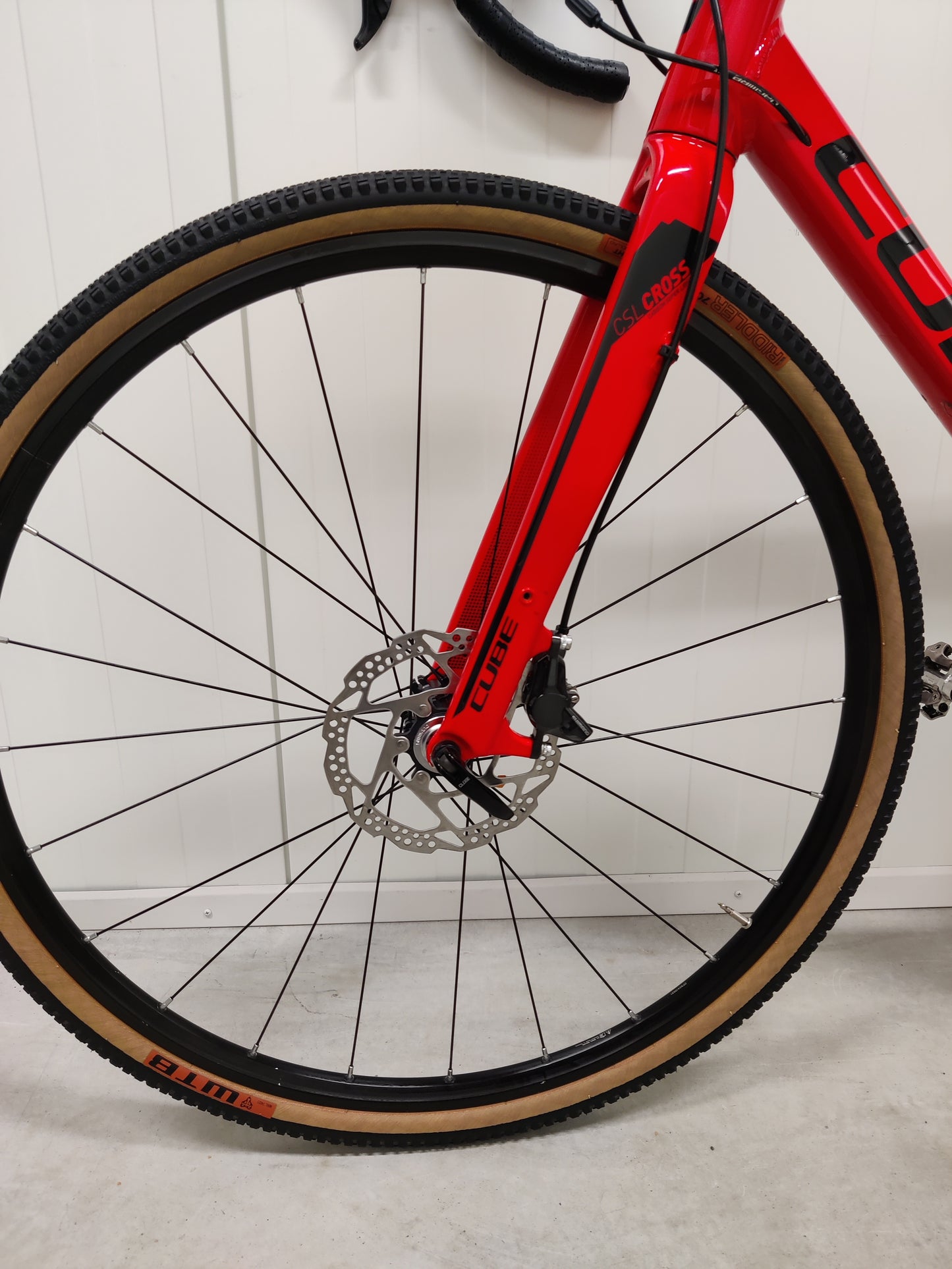Cube Cross Race Disc Pro 59cm käytetty gravel-pyörä
