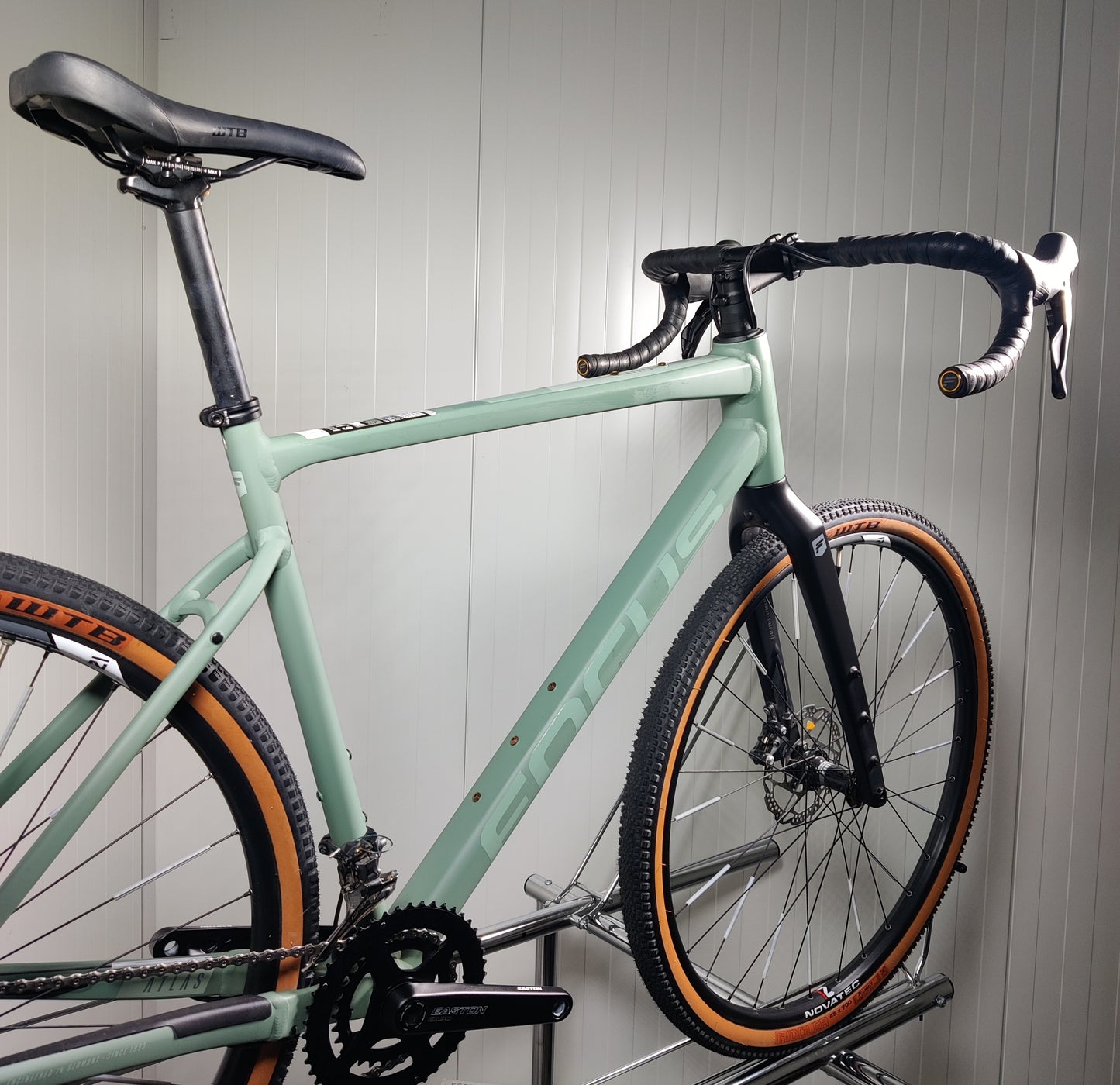 Focus ATLAS 6.8 L - käytetty gravel-pyörä 1,79-189m