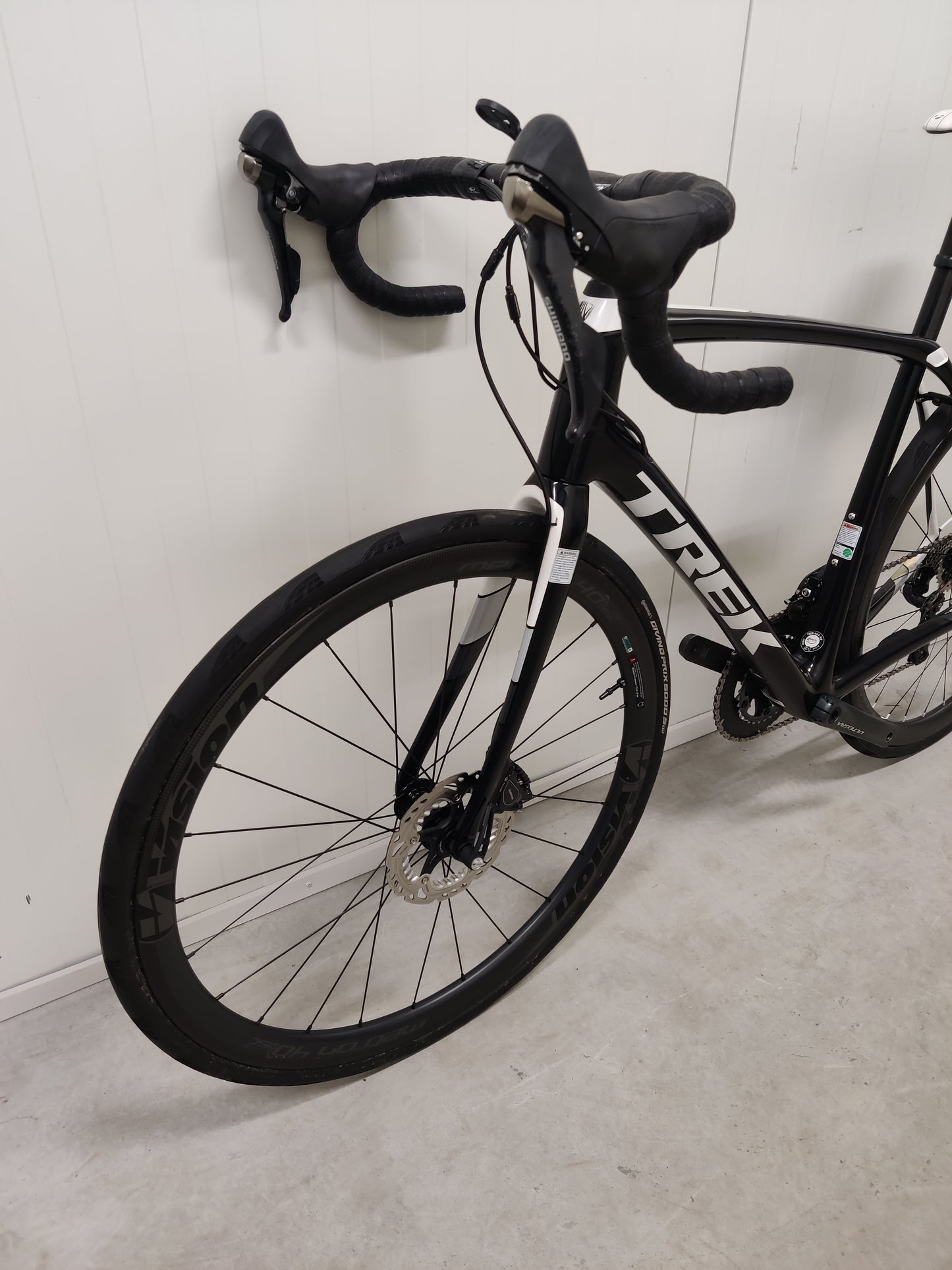 Trek domane SL 6 Disc 56 2017 käytetty maantiepyörä