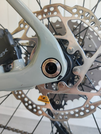 Käytetty Cube NUROAD C:62 PRO 2023 M gravel-pyörä