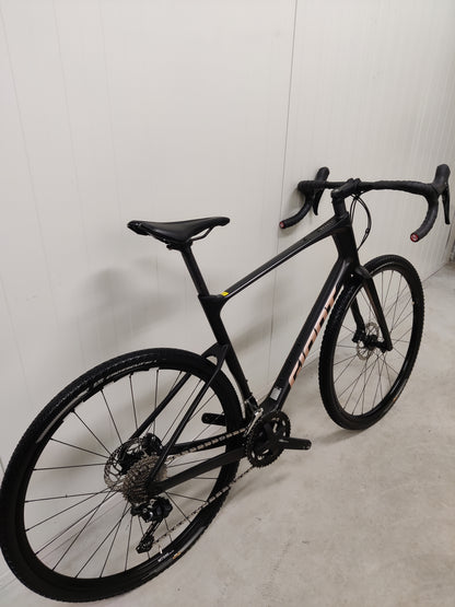Giant Revolt Advanced 3 XL 2022 käytetty gravel-pyörä