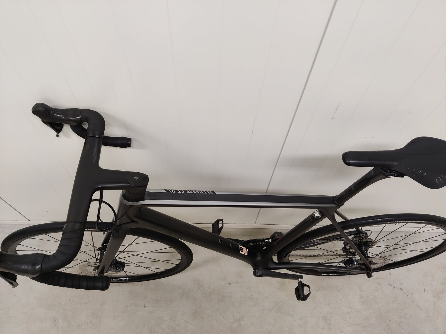 Canyon Ultimate CF SL Disc 8.0 Di2 2019 L käytetty maantiepyörä