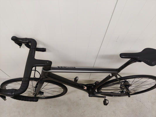 Canyon Ultimate CF SL Disc 8.0 Di2 2019 L käytetty maantiepyörä