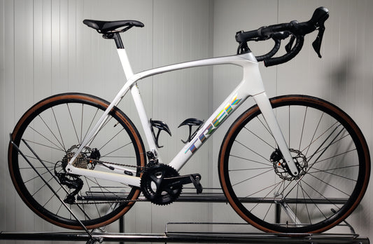 Trek Domane SL5 - 1,79m-1,86m - 2022 - käytetty maantiepyörä