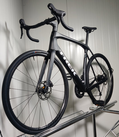 Trek domane SL5 GEN 4 - 1,79m-1,86m - käytetty maantiepyörä
