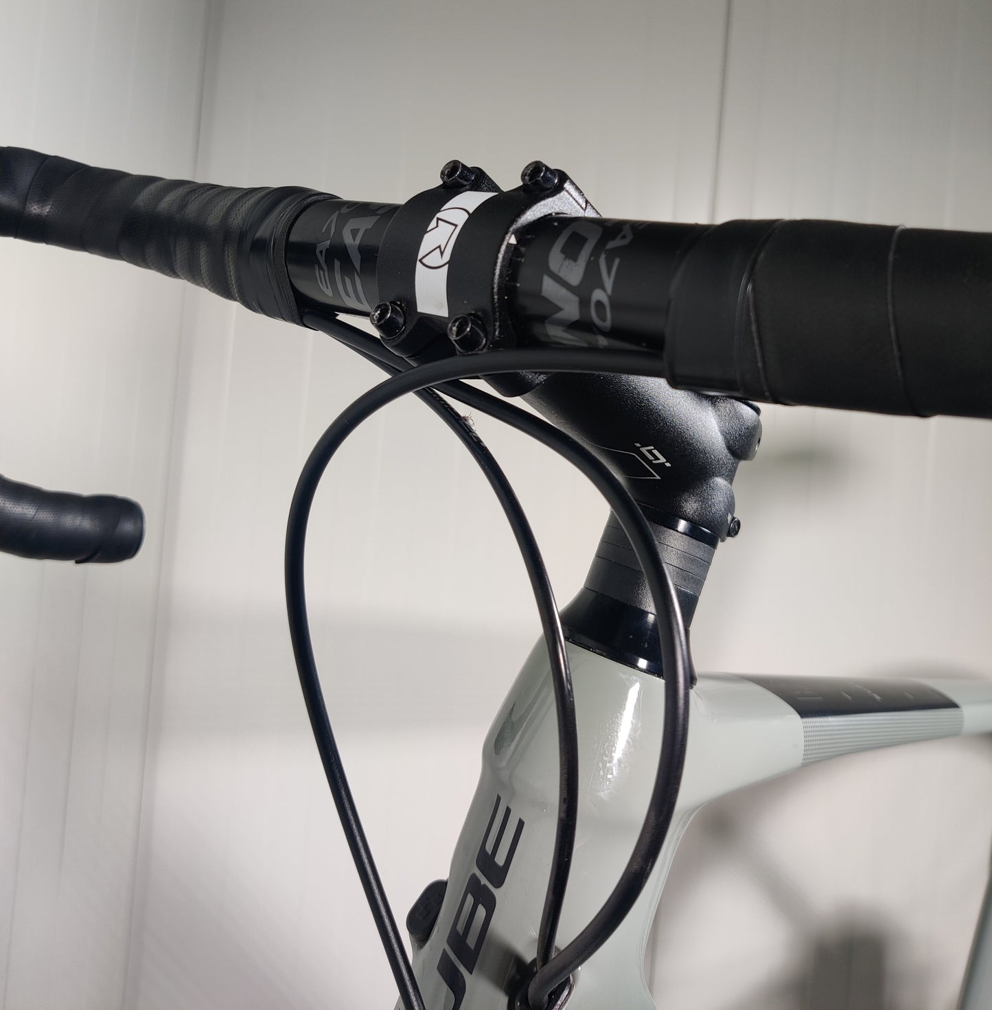 Cube NUROAD C:62 PRO - M - käytetty gravel-pyörä