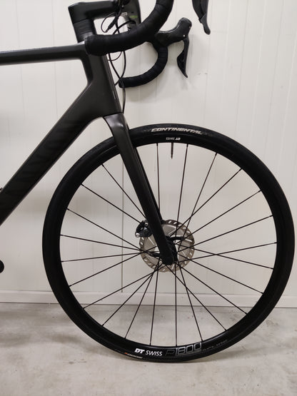 Canyon Ultimate CF SL Disc 8.0 Di2 2019 L käytetty maantiepyörä