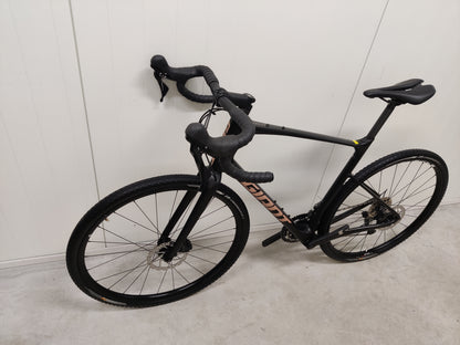 Giant Revolt Advanced 3 XL 2022 käytetty gravel-pyörä