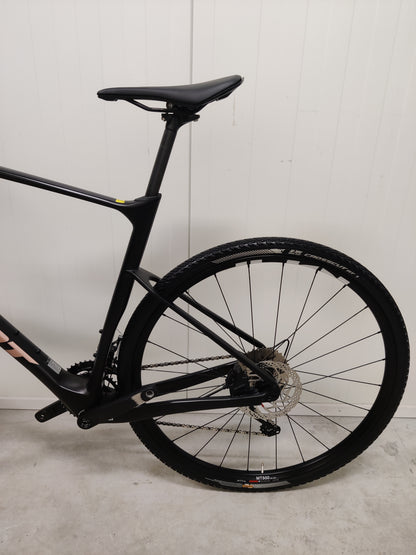 Giant Revolt Advanced 3 XL 2022 käytetty gravel-pyörä