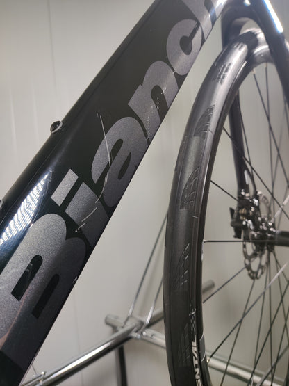 Bianchi Infinito xe 57cm - käytetty maantiepyörä 1,8-1,86m