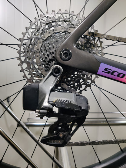 Scott Addict gravel 30 - M - 1,71m-1,82m - käytetty gravel-pyörä