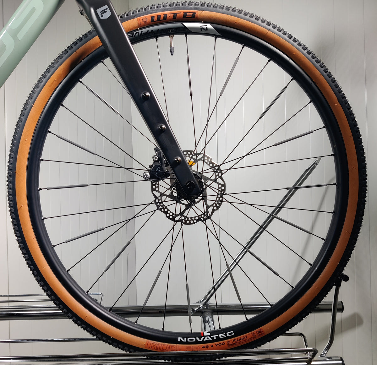 Focus ATLAS 6.8 L - käytetty gravel-pyörä 1,79-189m