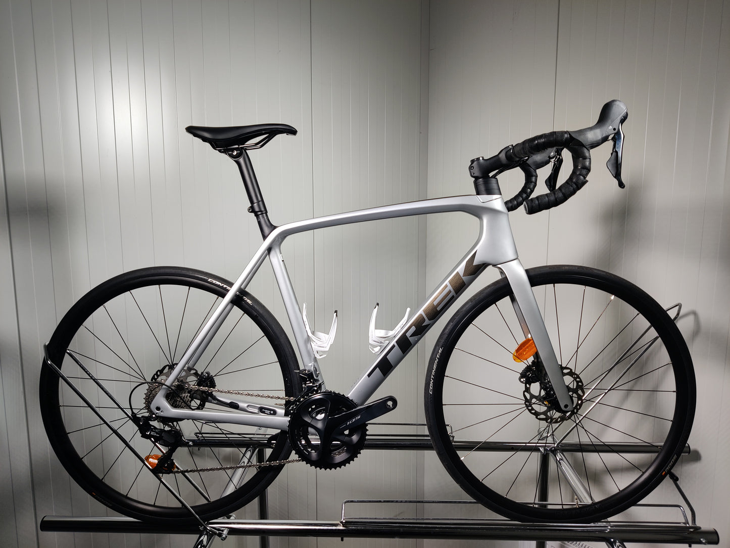 Trek Domane SL5 - 1,79m-1,86m - 2022 - käytetty maantiepyörä
