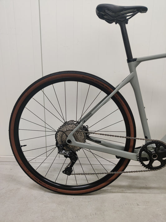 Käytetty Cube NUROAD C:62 PRO 2023 M gravel-pyörä