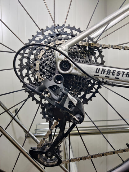 BMC URS AL ONE - S - 1,62m-1,72m - 2025 - käytetty gravel-pyörä