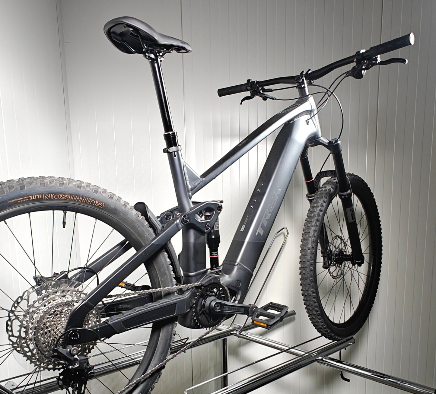 Trek Rail 5 Gen 5 XL - 1,86-1,96m - käytetty Sähköpyörä