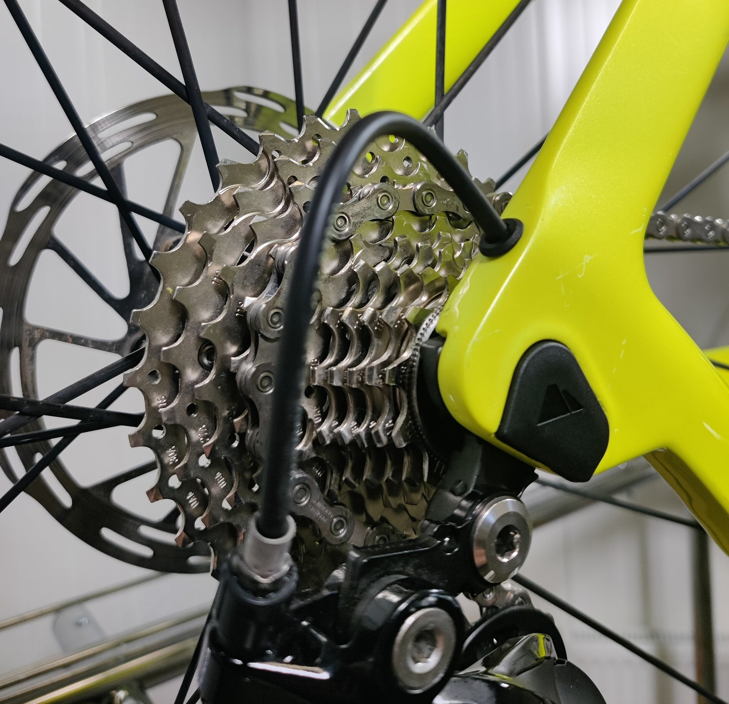 Canyon Speedmax CF 7 Disc - 1,65-175m - 2023 - käytetty triathlon-pyörä - käytetty aika-ajopyörä