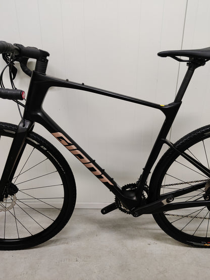 Giant Revolt Advanced 3 XL 2022 käytetty gravel-pyörä