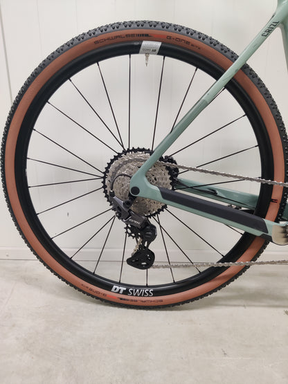 Canyon Grizl CF SL 8 1by 2024 L käytetty gravel-pyörä