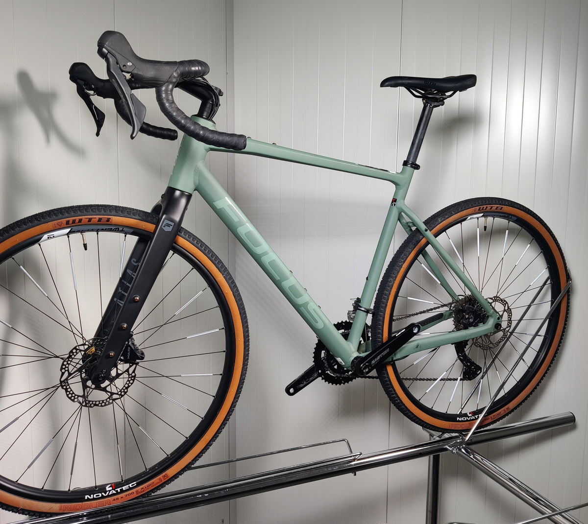 Focus ATLAS 6.8 L - käytetty gravel-pyörä 1,79-189m
