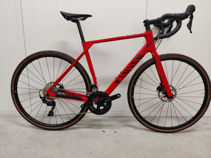 Canyon Endurace CF 7 M 2023 käytetty maantiepyörä
