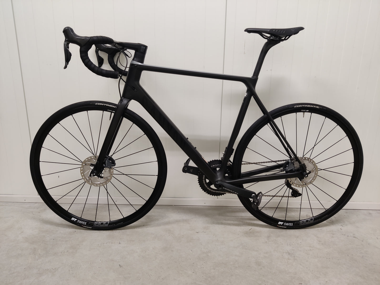 Canyon Ultimate CF SL Disc 8.0 Di2 2019 L käytetty maantiepyörä