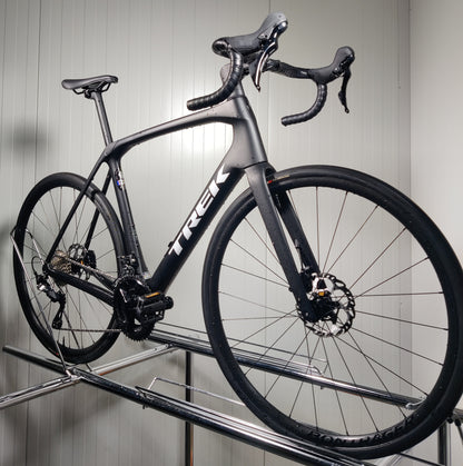 Trek domane SL5 GEN 4 - 1,79m-1,86m - käytetty maantiepyörä