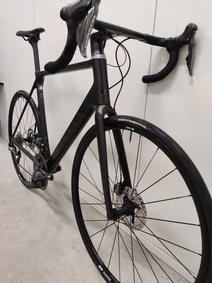 Canyon Ultimate CF SL Disc 8.0 Di2 2019 L käytetty maantiepyörä