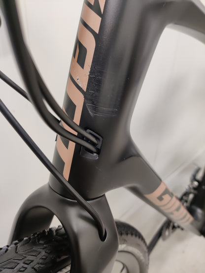 Giant Revolt Advanced 3 XL 2022 käytetty gravel-pyörä