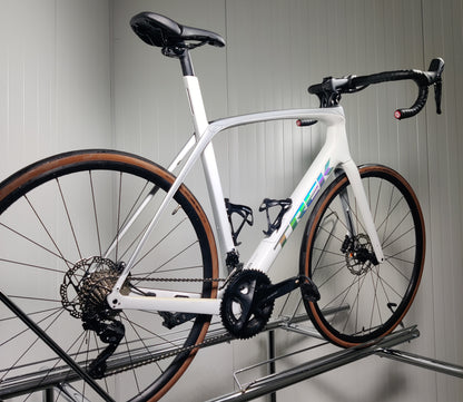 Trek Domane SL5 - 1,79m-1,86m - 2022 - käytetty maantiepyörä