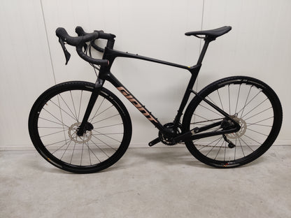 Giant Revolt Advanced 3 XL 2022 käytetty gravel-pyörä