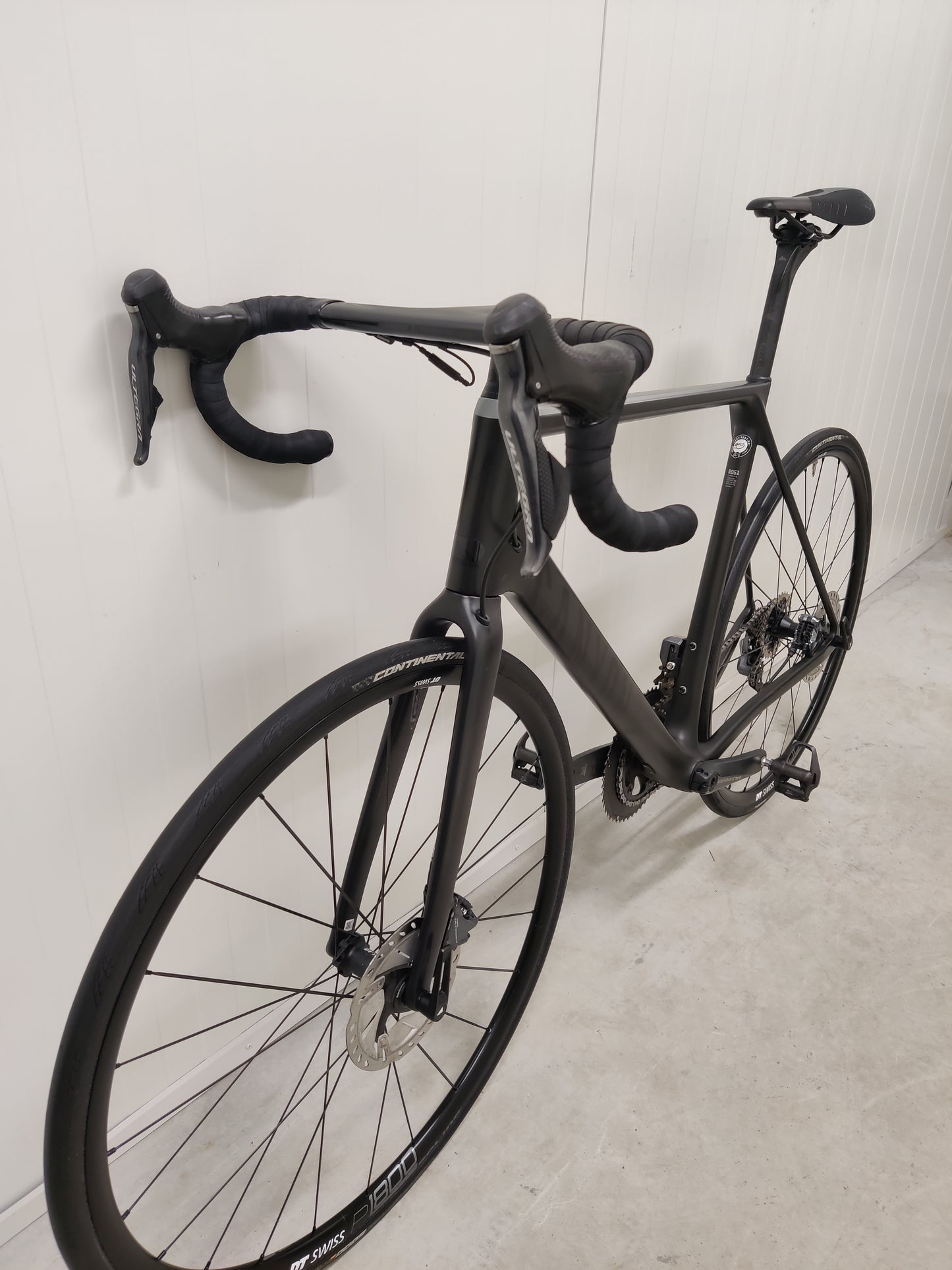 Canyon Ultimate CF SL Disc 8.0 Di2 2019 L käytetty maantiepyörä