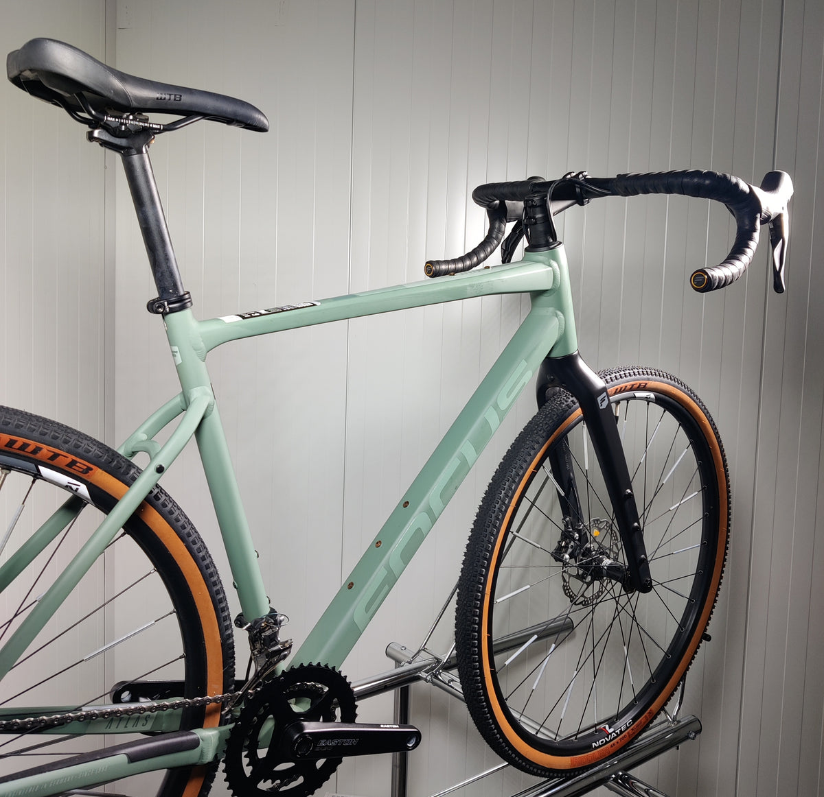 Focus ATLAS 6.8 L - käytetty gravel-pyörä 1,79-189m