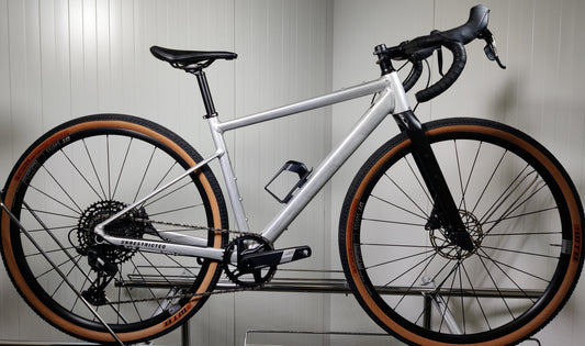 BMC URS AL ONE - S - 1,62m-1,72m - 2025 - käytetty gravel-pyörä
