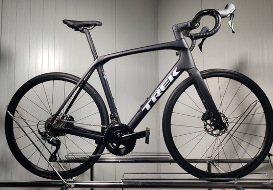 Trek domane SL5 GEN 4 - 1,79m-1,86m - käytetty maantiepyörä
