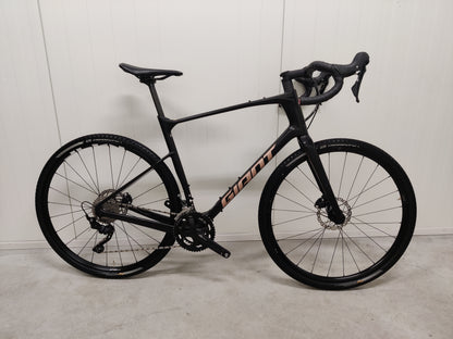 Giant Revolt Advanced 3 XL 2022 käytetty gravel-pyörä