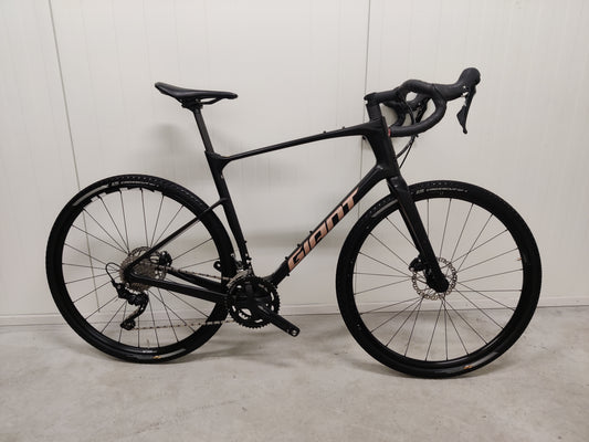Giant Revolt Advanced 3 XL 2022 käytetty gravel-pyörä